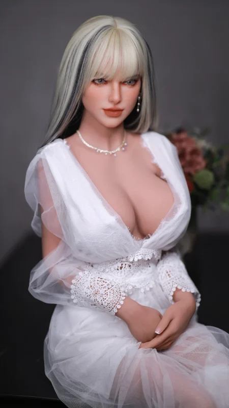 Papusi Sexuale DutchDoll din silicon premium – detaliu realist al feței